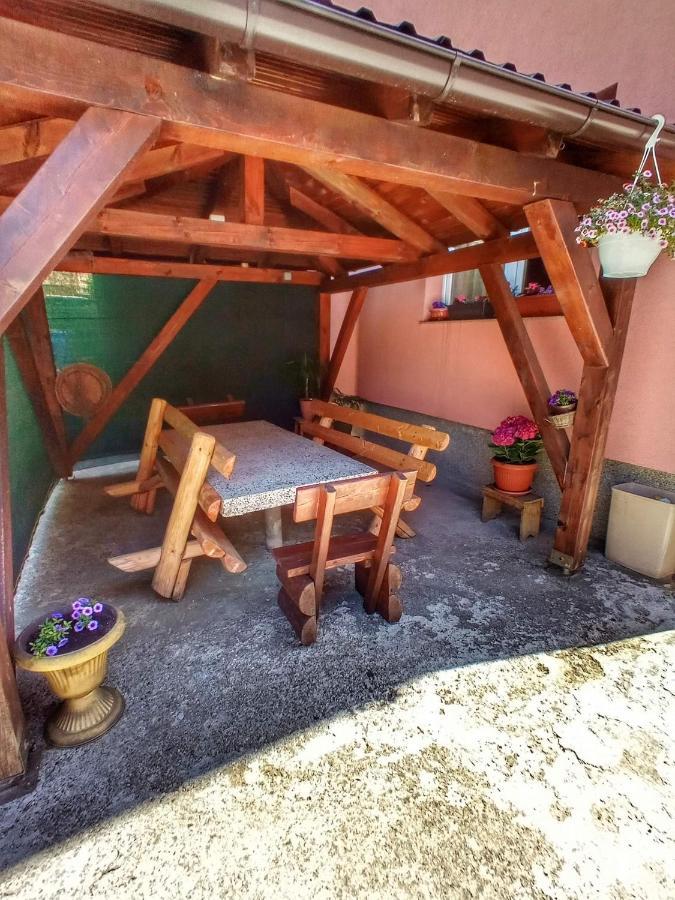 Hrasnica Guest House Bosnian House מראה חיצוני תמונה